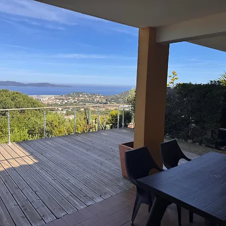Daire 2 Pieces Avec Vue Dans Avec Piscine Cavalaire-sur-Mer